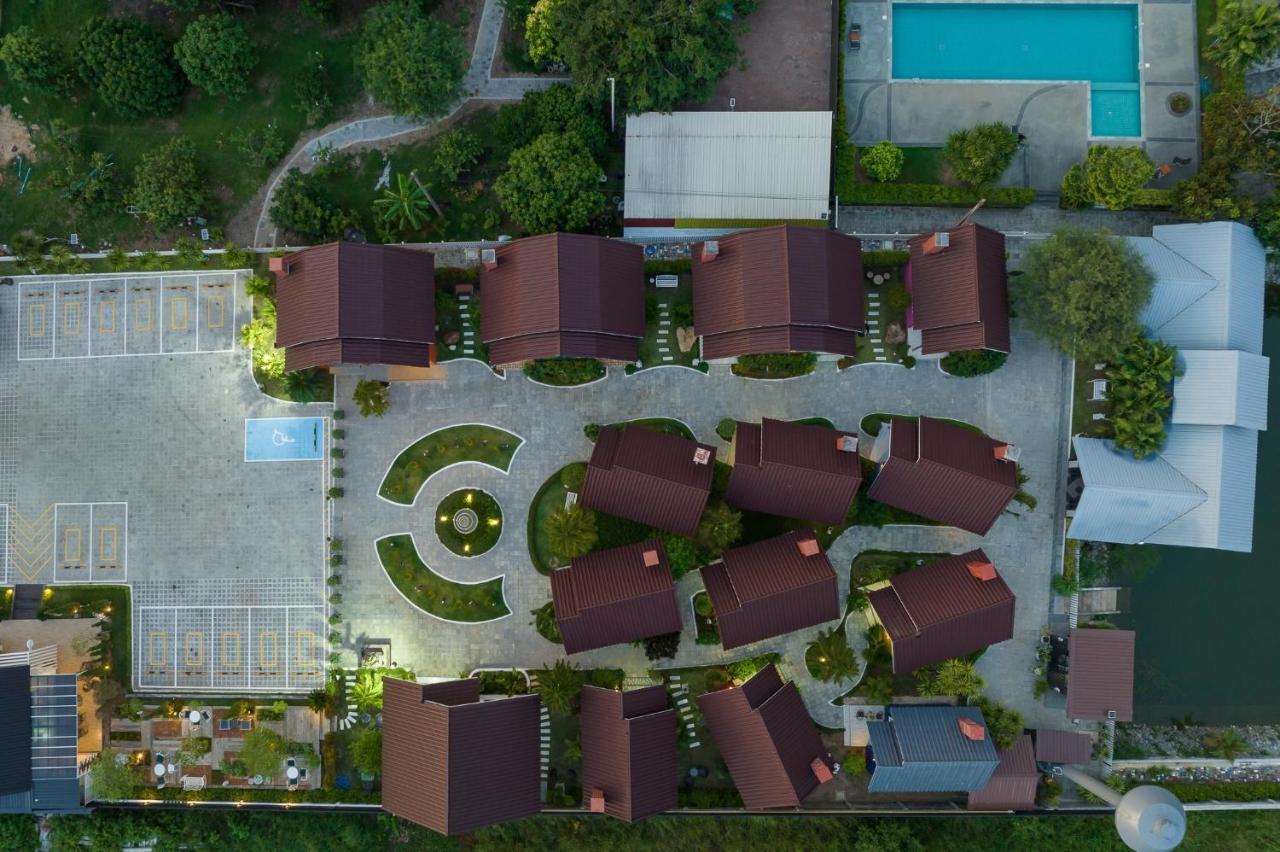 Picha Ville Resort Watthana Nakhon Bagian luar foto